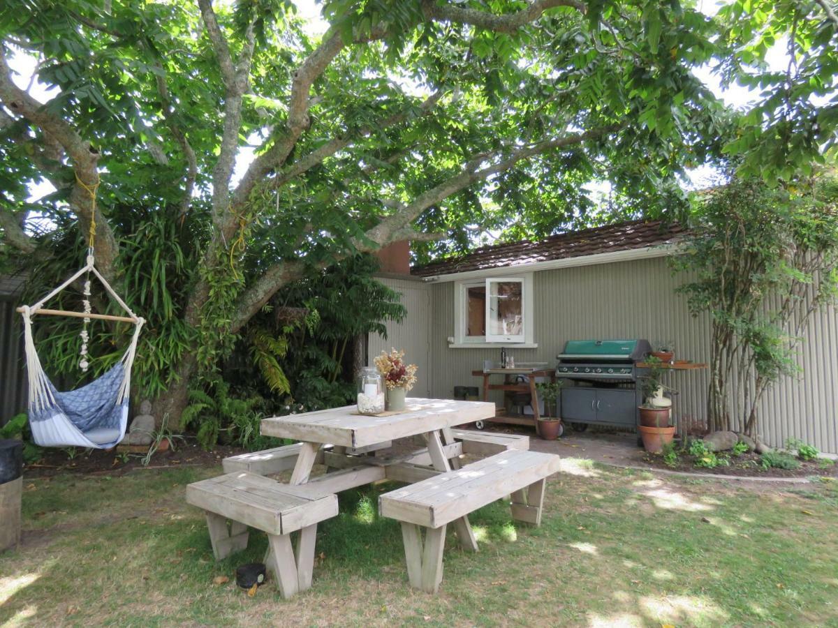 Pohutukawa Bach Hotel Уангарей Екстериор снимка